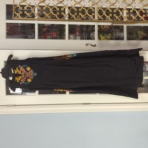 Embroidered sleeveless maxi dress